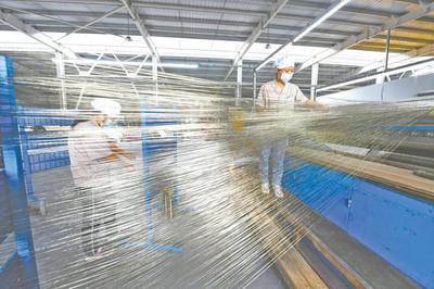 襄陽 把巖石織成布，新材料技術引領產業變革